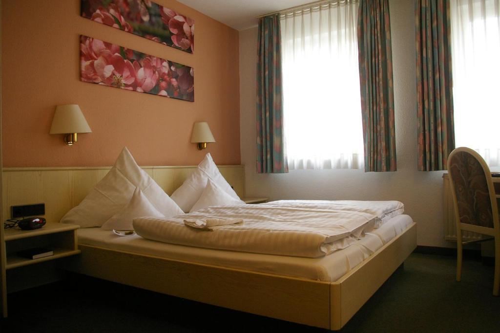Hotel Zum treuen Bartel Markgröningen Zimmer foto